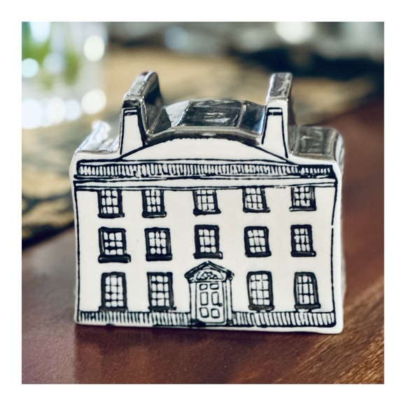 Molly Hatch •VINTAGE•TOWN SQUARE SCULPTURE